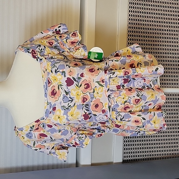 dip Tops - Dip short sleeve floral top sz Medium